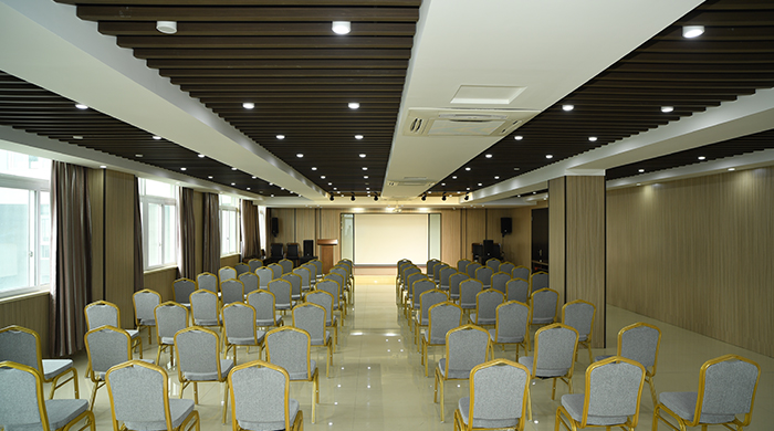 Multimedia hall